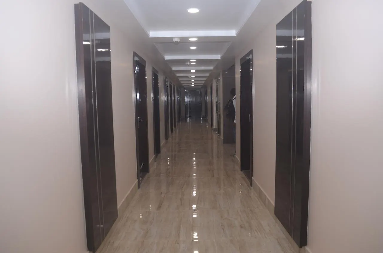 Hotel Madhuvan Palace Varanasi 3*,